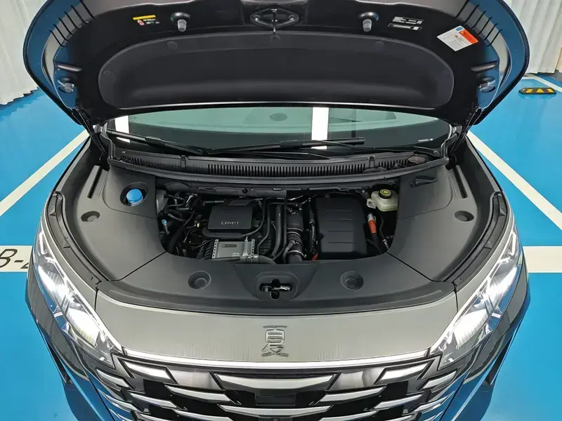2026 BYD Xia (M9) с пробегом 9 900 км