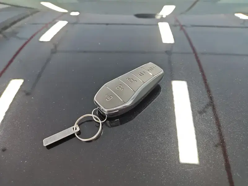 2026 BYD Xia (M9) с пробегом 9 900 км