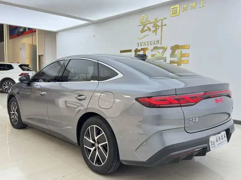 2025 BYD Qin L с пробегом 21 000 км