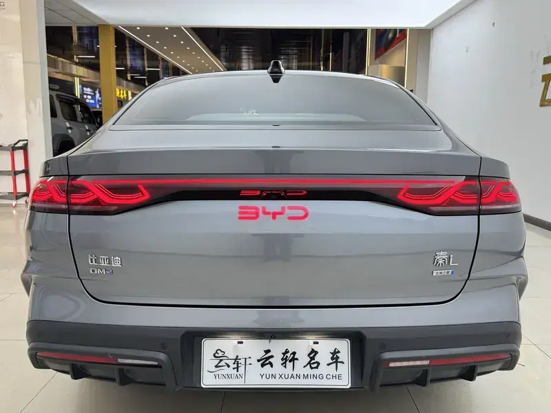 2025 BYD Qin L с пробегом 21 000 км