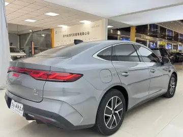 2025 BYD Qin L с пробегом 21 000 км