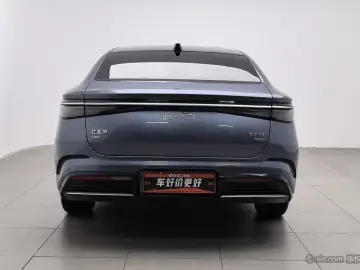2025 BYD Seal 07 с пробегом 43 900 км