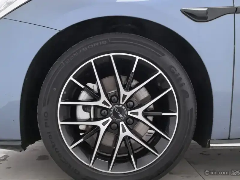 2025 BYD Seal 07 с пробегом 43 900 км