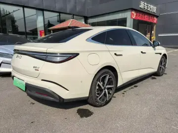2026 BYD Seal 07 с пробегом 5 000 км