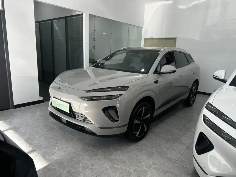 2026 BYD Sea Lion 06 с пробегом 100 км