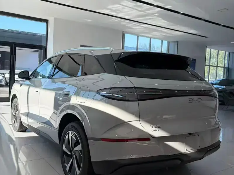 2026 BYD Sea Lion 06 с пробегом 100 км
