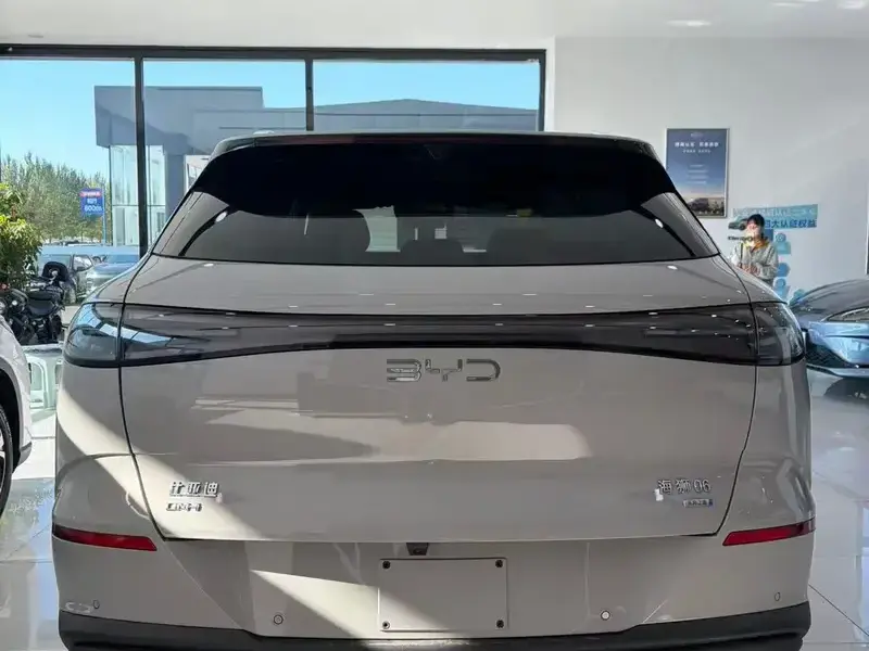 2026 BYD Sea Lion 06 с пробегом 100 км