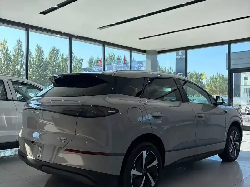 2026 BYD Sea Lion 06 с пробегом 100 км