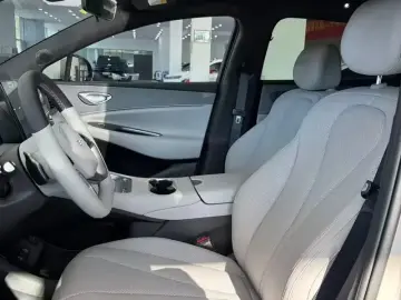 2026 BYD Sea Lion 06 с пробегом 100 км