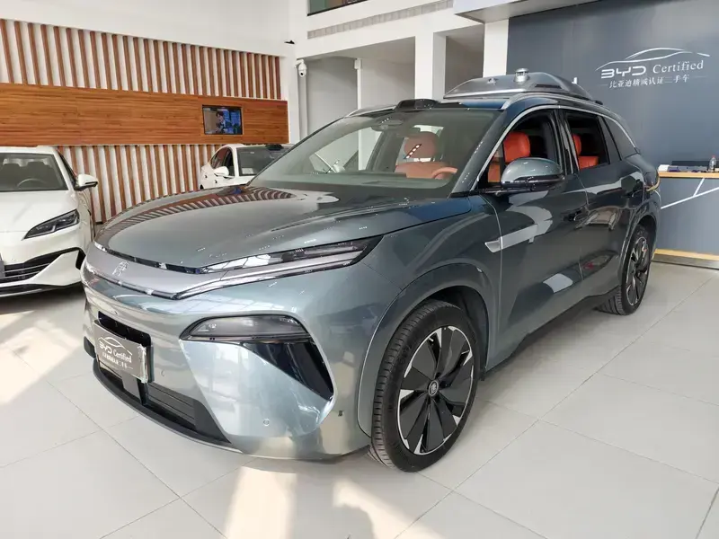 2025 BYD Tang L с пробегом 10 000 км