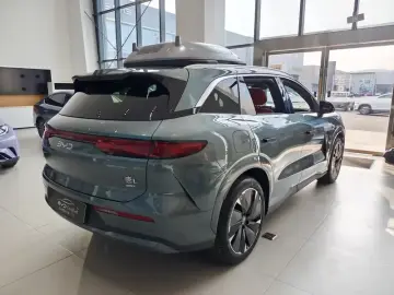 2025 BYD Tang L с пробегом 10 000 км