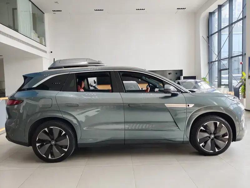 2025 BYD Tang L с пробегом 10 000 км
