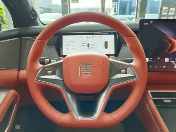 2025 BYD Tang L с пробегом 10 000 км