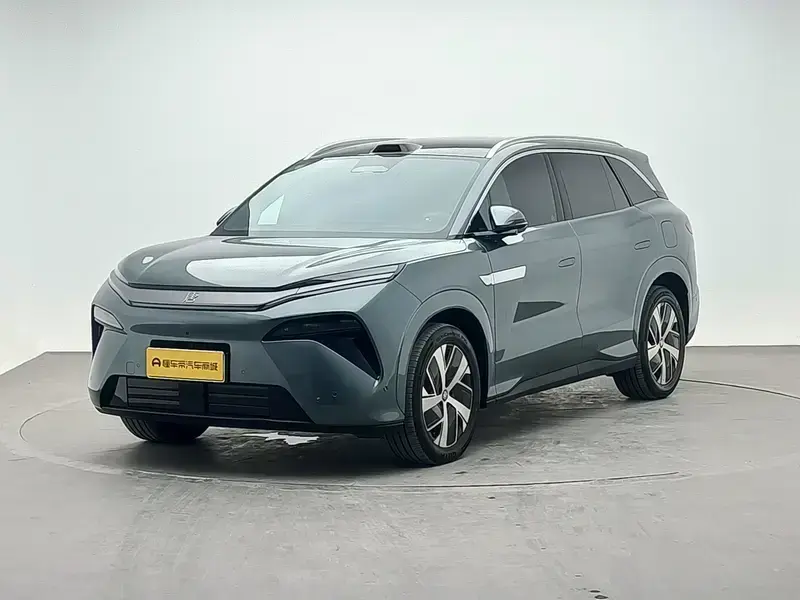 2025 BYD Tang L с пробегом 31 600 км