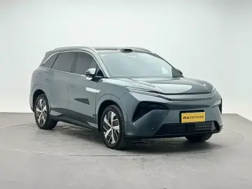 2025 BYD Tang L с пробегом 31 600 км