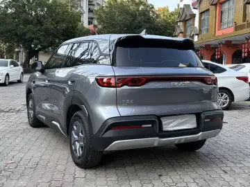 2025 BYD Yuan Up с пробегом 13 000 км