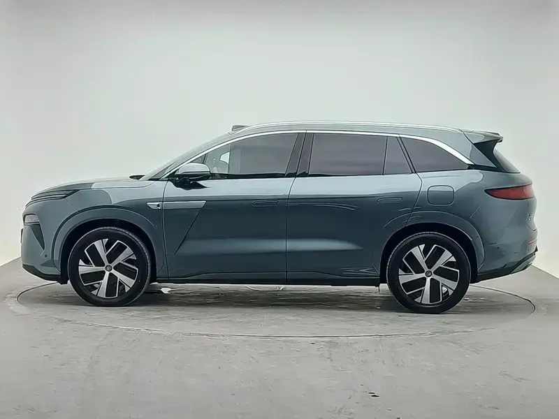 2025 BYD Tang L с пробегом 31 600 км