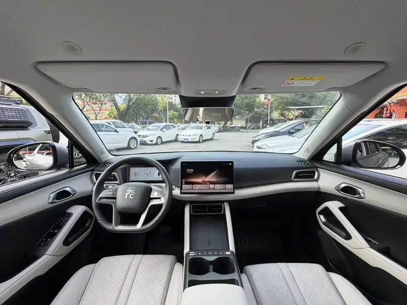2025 BYD Yuan Up с пробегом 13 000 км