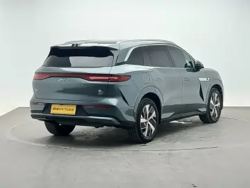 2025 BYD Tang L с пробегом 31 600 км