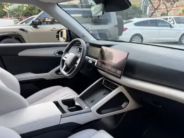 2025 BYD Yuan Up с пробегом 13 000 км