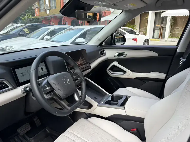 2025 BYD Yuan Up с пробегом 13 000 км