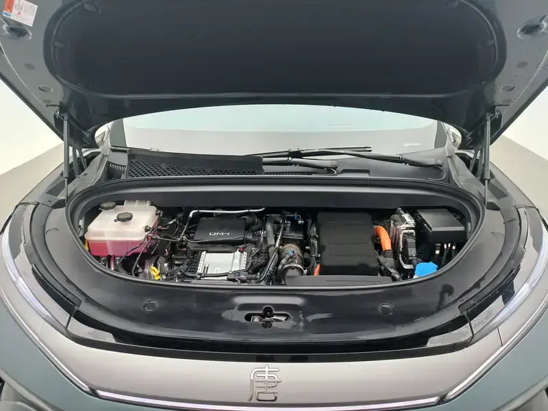 2025 BYD Tang L с пробегом 31 600 км