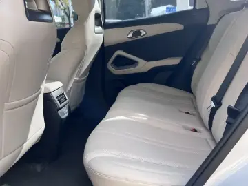 2025 BYD Yuan Up с пробегом 2 500 км