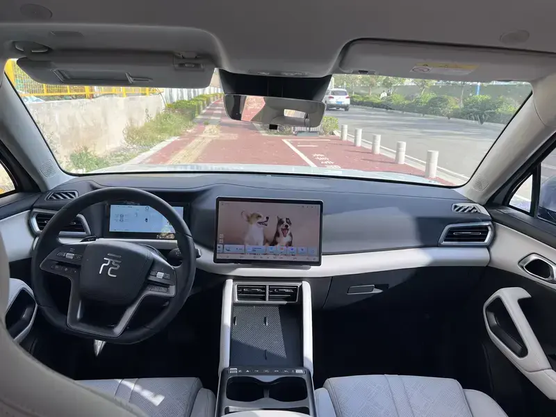 2025 BYD Yuan Up с пробегом 2 500 км
