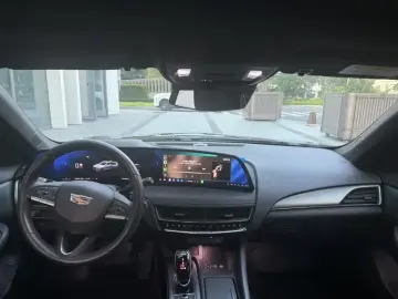 2024 Cadillac CT5 с пробегом 81 000 км