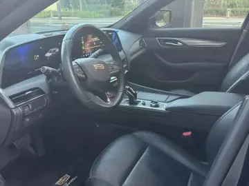 2024 Cadillac CT5 с пробегом 81 000 км