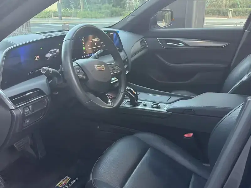 2024 Cadillac CT5 с пробегом 81 000 км