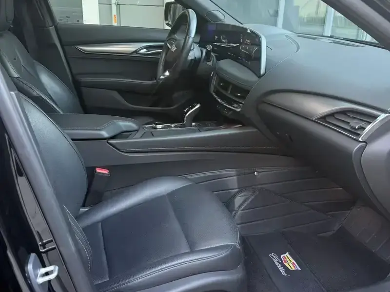 2024 Cadillac CT5 с пробегом 81 000 км