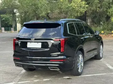 2022 Cadillac XT6 с пробегом 60 000 км