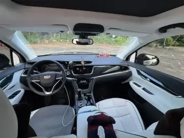 2022 Cadillac XT6 с пробегом 60 000 км