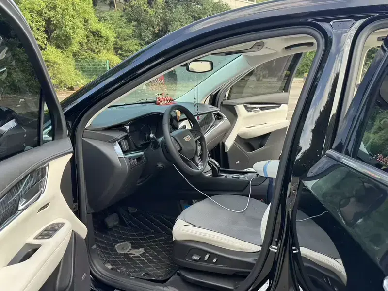 2022 Cadillac XT6 с пробегом 60 000 км