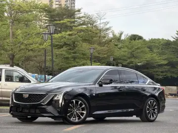 2025 Cadillac CT5 с пробегом 15 000 км