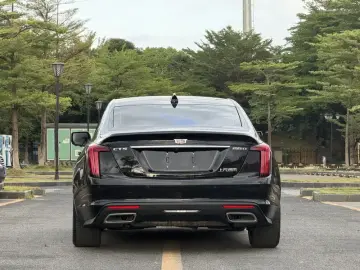 2025 Cadillac CT5 с пробегом 15 000 км