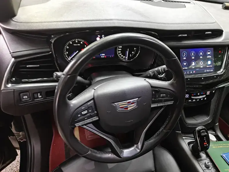 2020 Cadillac XT6 с пробегом 91 700 км