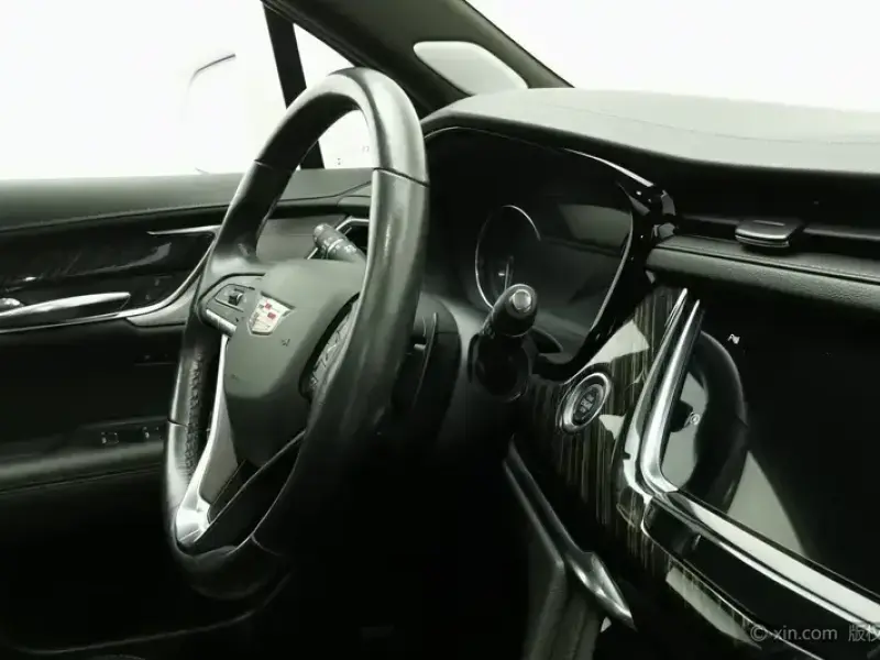 2022 Cadillac XT6 с пробегом 109 600 км