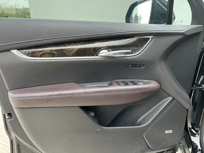 2021 Cadillac XT6 с пробегом 96 000 км