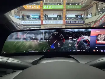 2025 Cadillac CT5 с пробегом 10 500 км