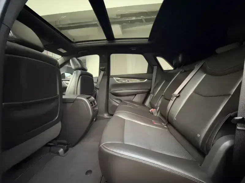 2022 Cadillac XT5 с пробегом 55 000 км
