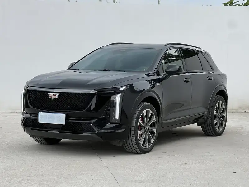 2025 Cadillac XT5 с пробегом 43 000 км