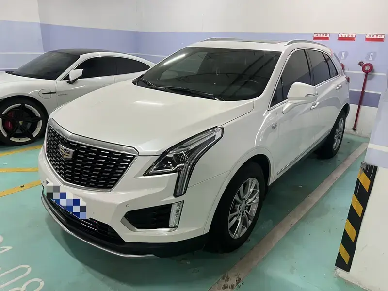 2022 Cadillac XT5 с пробегом 35 000 км