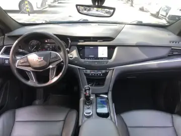 2020 Cadillac XT5 с пробегом 80 000 км