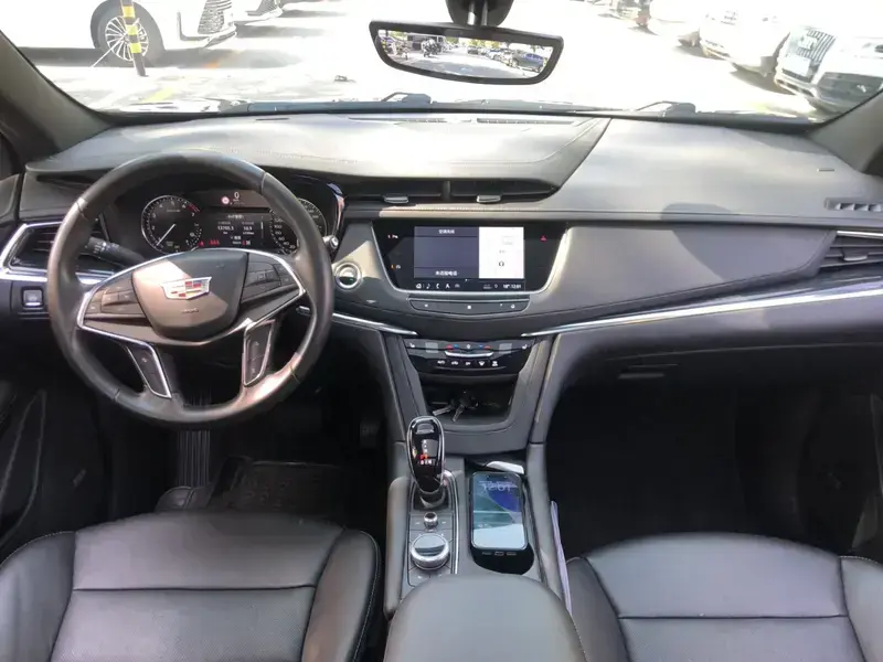 2020 Cadillac XT5 с пробегом 80 000 км