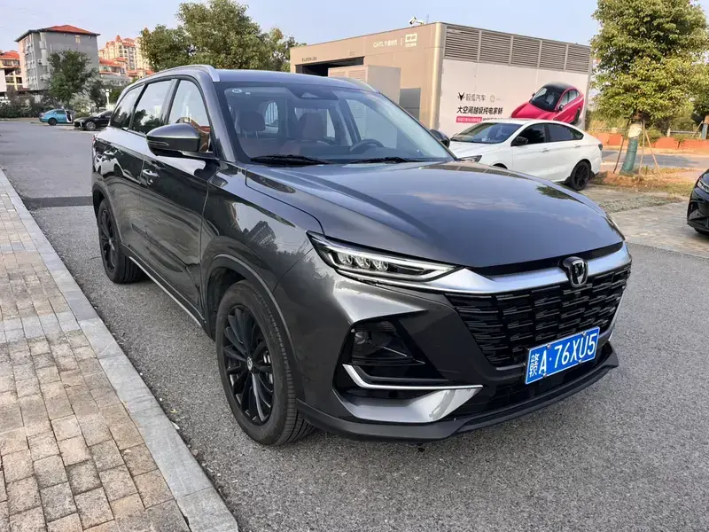 2025 Changan CS75 с пробегом 6 000 км