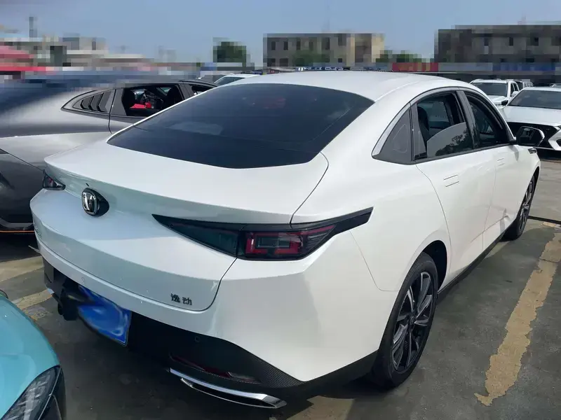 2024 Changan Eado с пробегом 12 000 км