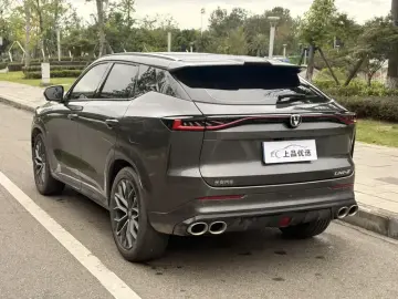 2025 Changan UNI-Z с пробегом 11 000 км