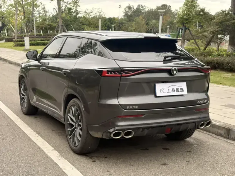 2025 Changan UNI-Z с пробегом 11 000 км